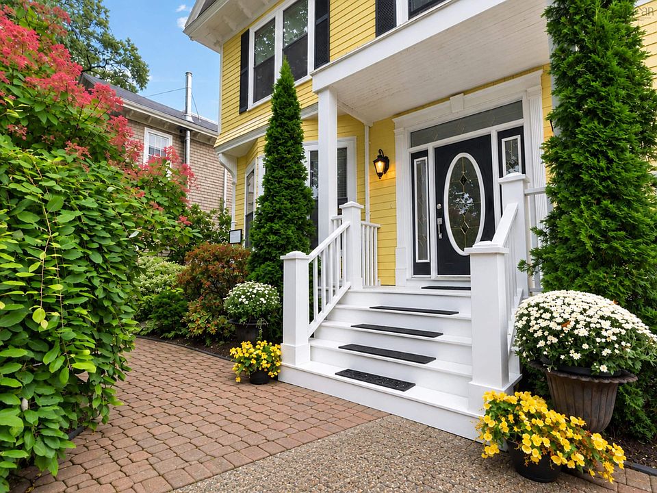 1st image of 602 Francklyn St