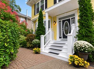 602 Francklyn St, Halifax, NS B3H 3B4