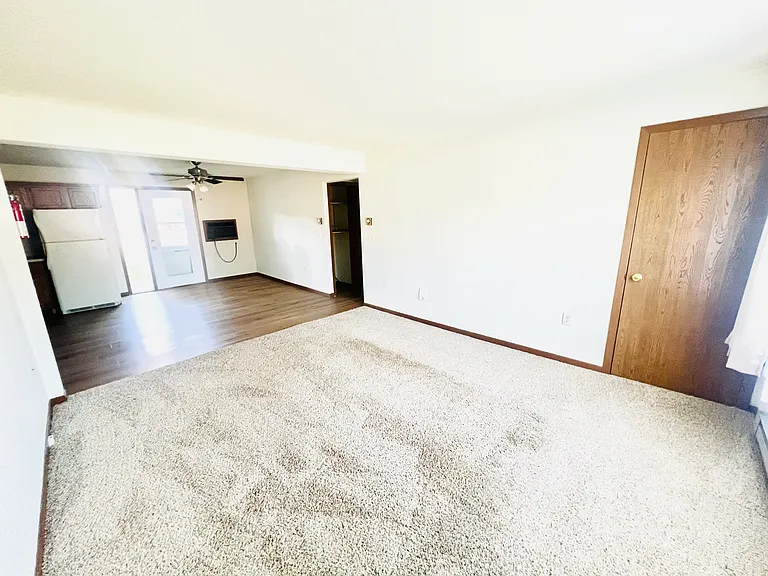 219 4th Ave — Photo 3