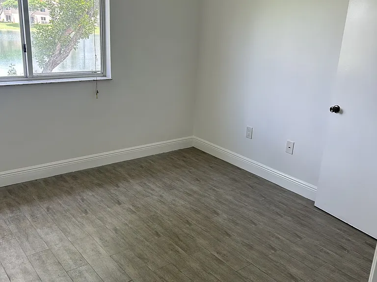 2650 SE 12th Pl #205 — Photo 8