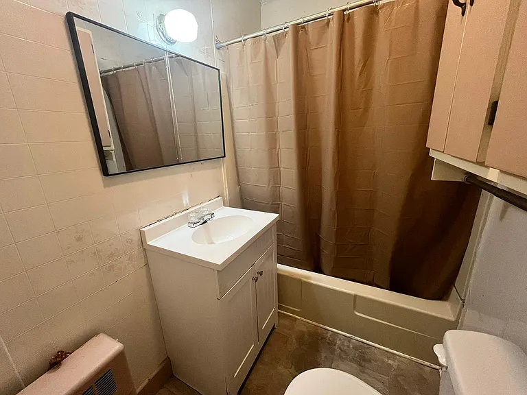 212 Westwood Dr #5 — Photo 9