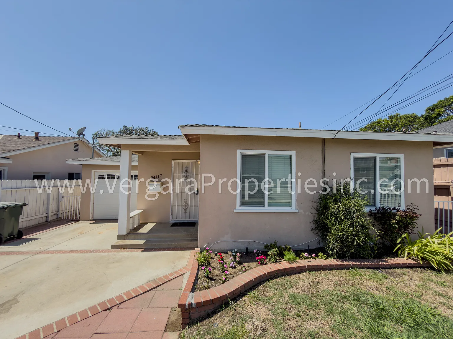 2 bed, 812 sqft, $3,190 — Photo 2