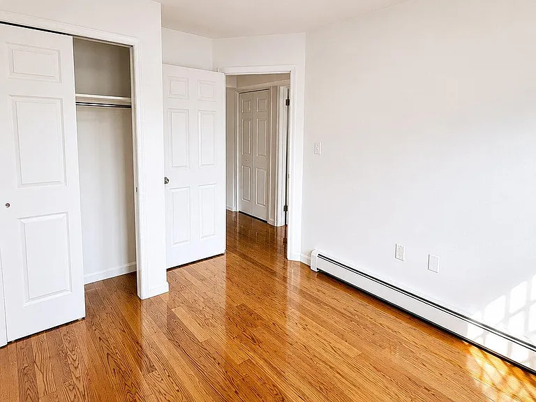 42 Three College Point Blvd #3F — Photo 6
