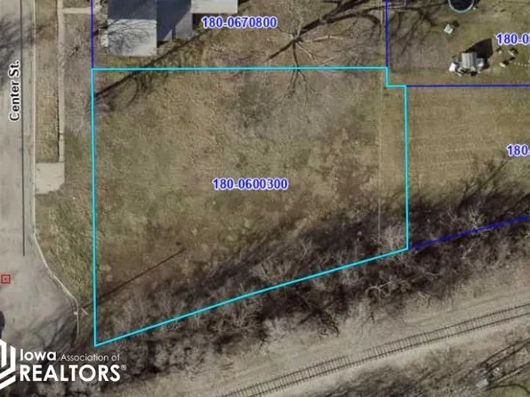 814 Center St, Grinnell, IA 50112
