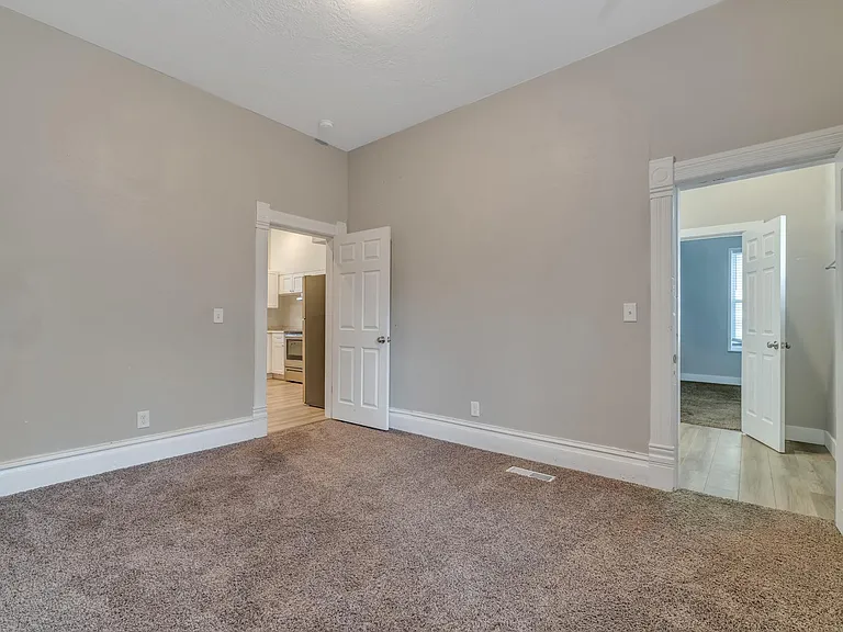 2849 Lincoln Ave — Photo 4