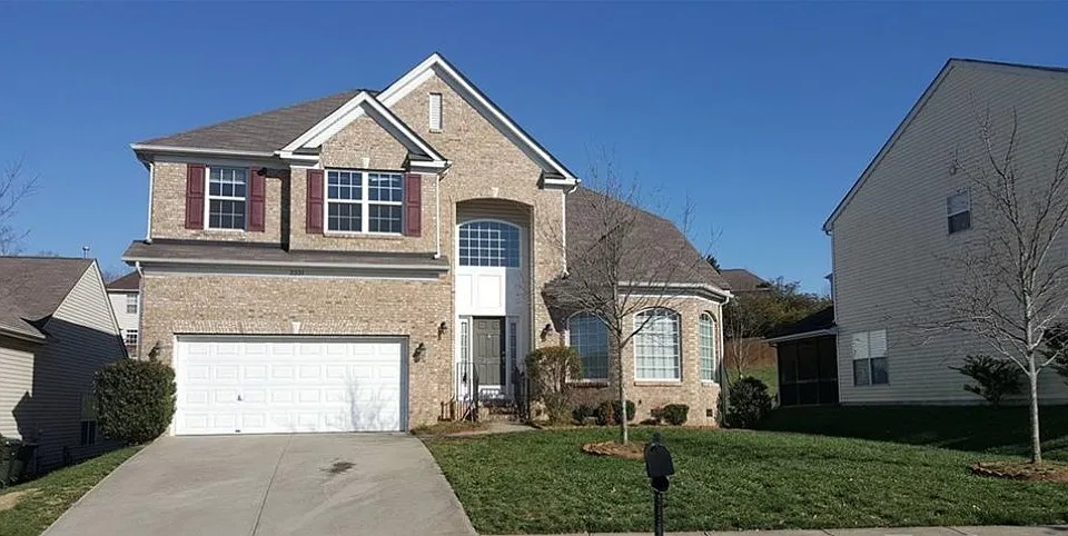 2221 Baggins Ln