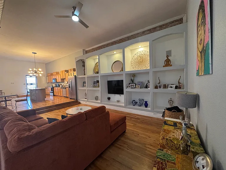 2760 N Downing St — Photo 8