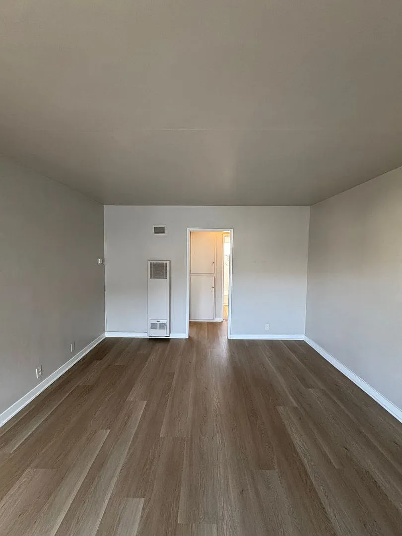 6714 11th Ave — Photo 1