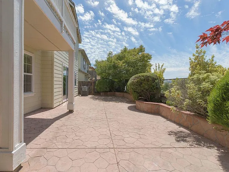 2168 Mornington Ln — Photo 2