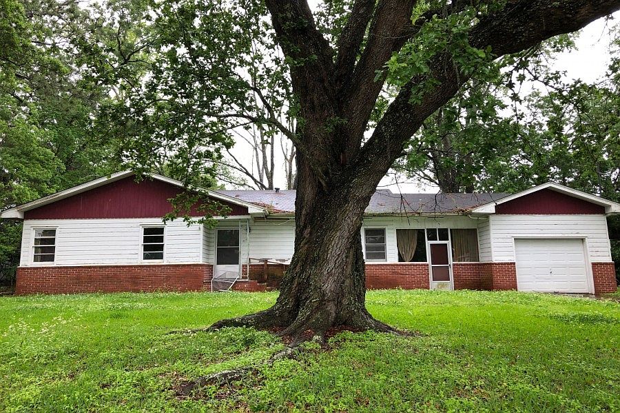 1st image of 214 Carolyn Ave