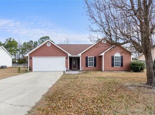 398 Northwoods Dr, Raeford, NC 28376