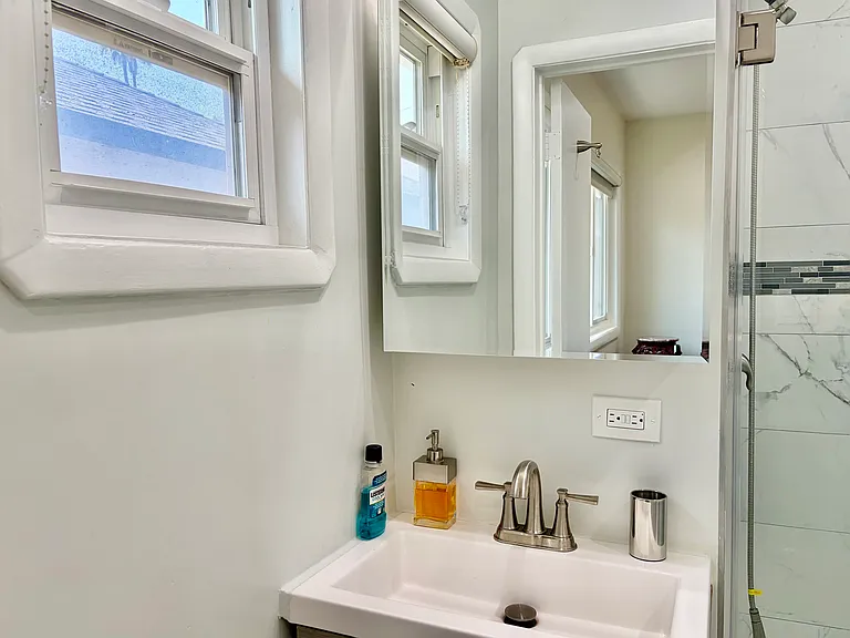 4506 Bakman Ave — Photo 7