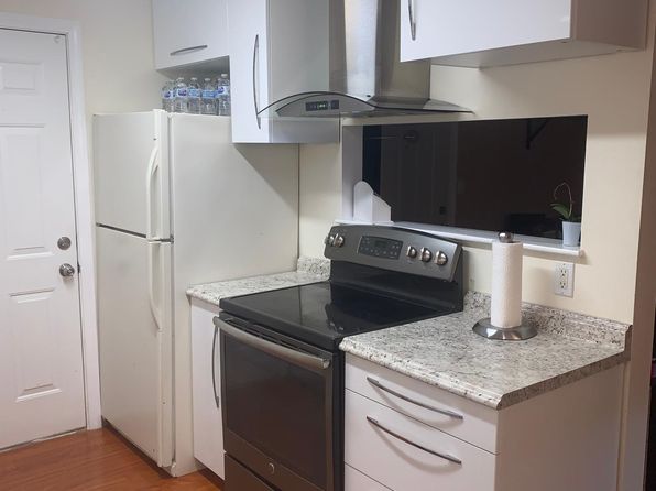 8 Walden Dr APT 16