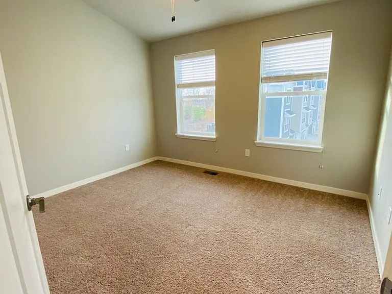 Cove at Kettlestone Townhomes — Photo 7