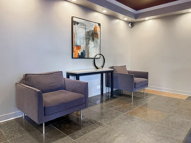 1 bed, 700 sqft, $2,450 — Photo 2
