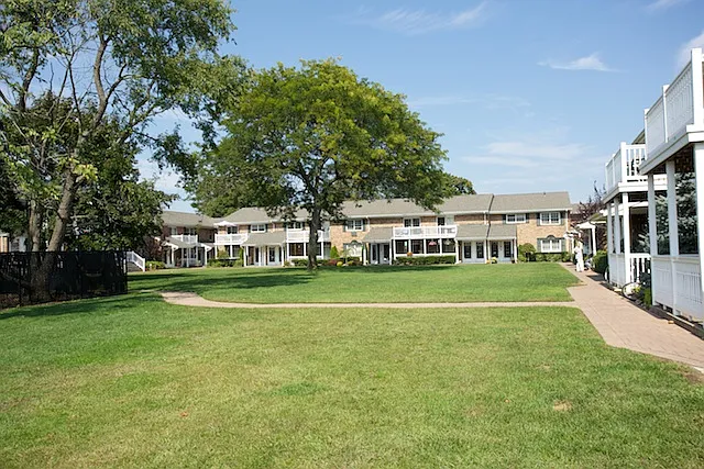 Fairfield Saxon Arms