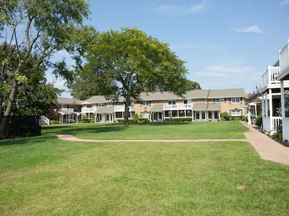 Fairfield Saxon Arms