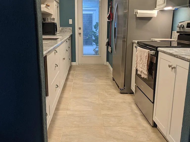 110 Freesia St #7 — Photo 3