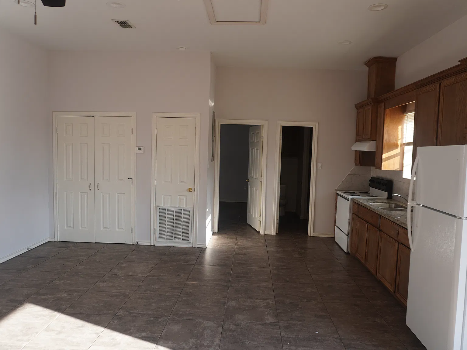 1 bed, 740 sqft, $800 — Photo 4