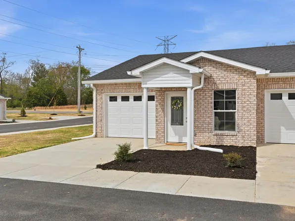 741 Kings Ln #B-10, Tullahoma, TN 37388