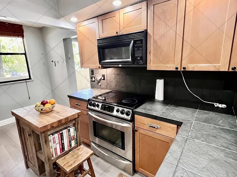 1850 Homewood Blvd #2070 — Photo 8