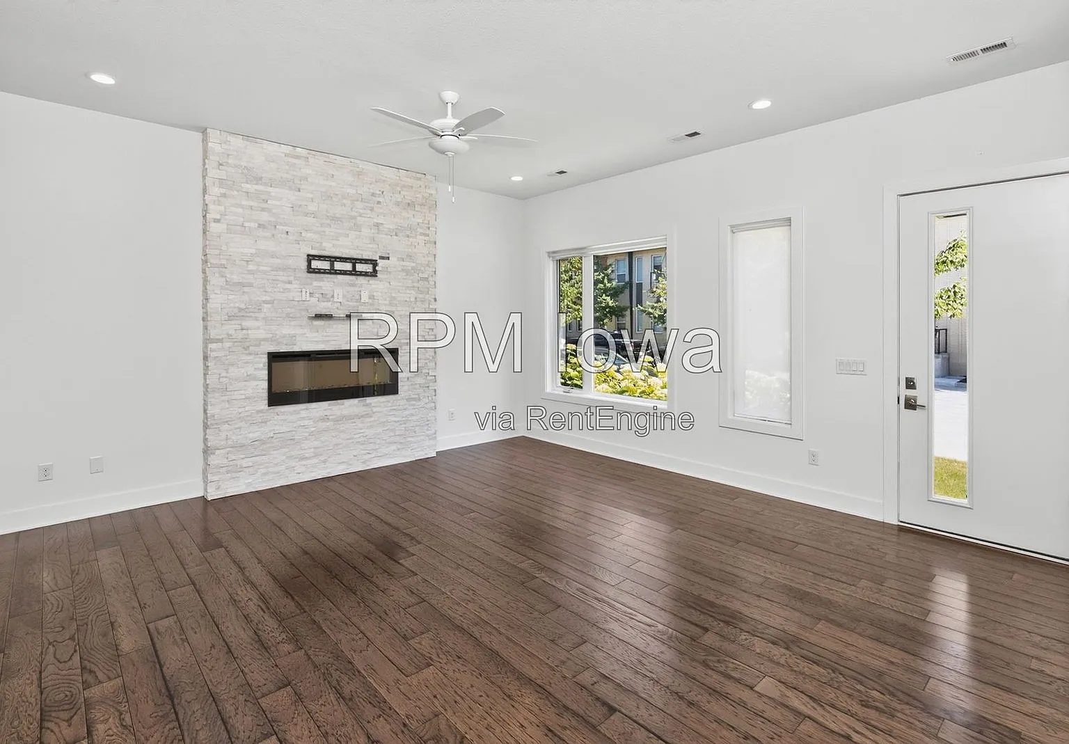 3 bed, 2.5 bath, 1850 sqft, $2,895 — Photo 4