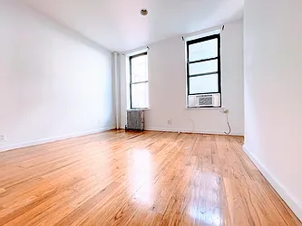 Rented by HOLTON REAL ESTATE INC.