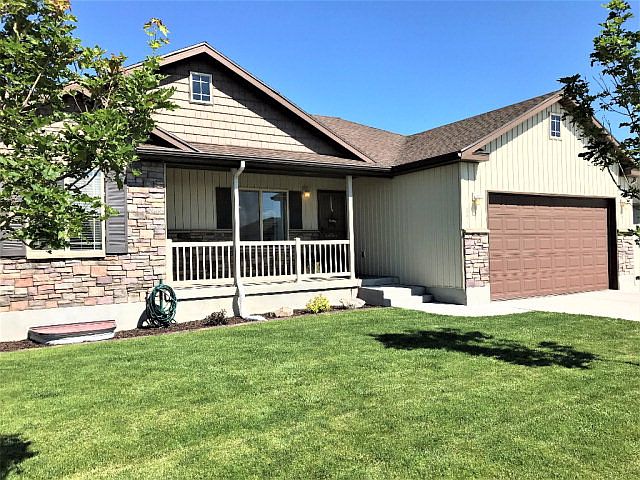 1st image of 341 Oaktrail Dr