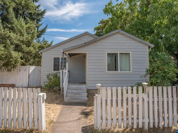 628 Oak St, Brownsville, OR 97327