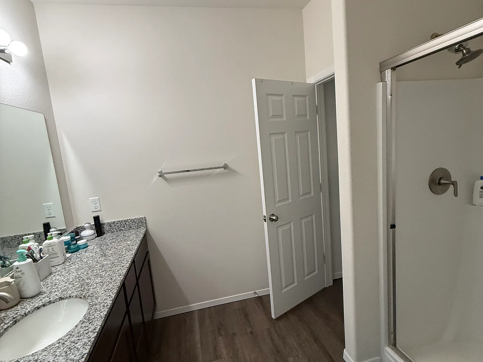 4 bed, 2.5 bath, 2347 sqft, $2,300 — Photo 3