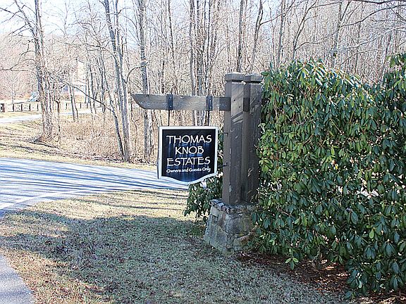 5th image of 35 Thomas Knob Trl