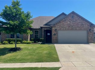 1231 Colonel McNeil Dr, Prairie Grove, AR 72753