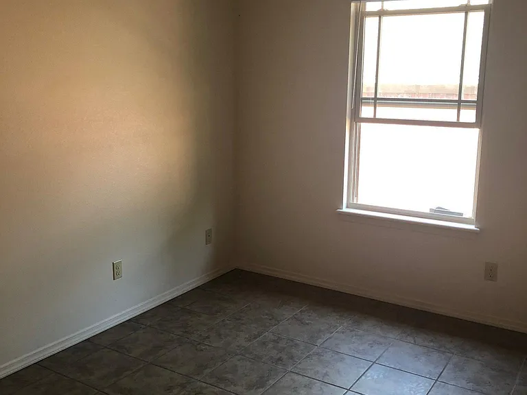 107 Ashley Dr — Photo 10