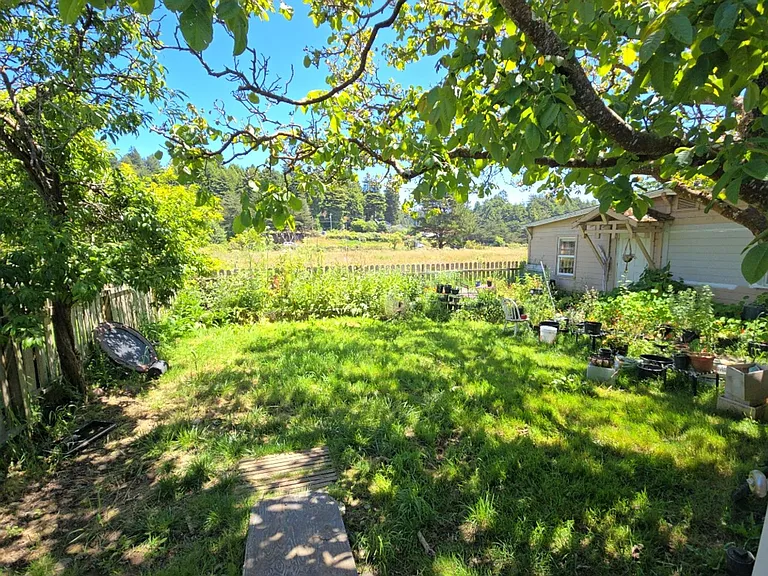 2350 Eye St — Photo 15