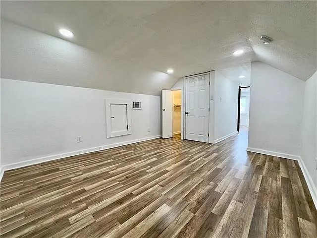 433 Homer St — Photo 18