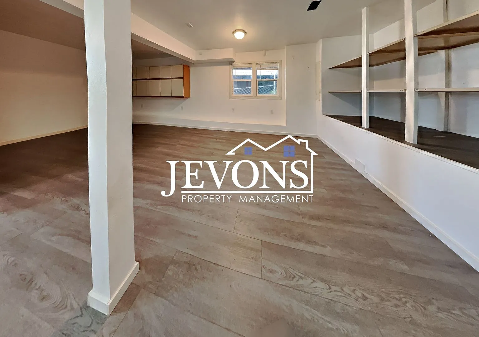 $300 Move-In Special! Pet-Friendly Ground-Floor 1BD/1BA Near Manitou Park Parking & Washer/Dryer ... — Photo 1
