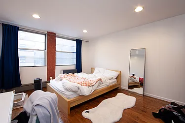 Rented by R New York