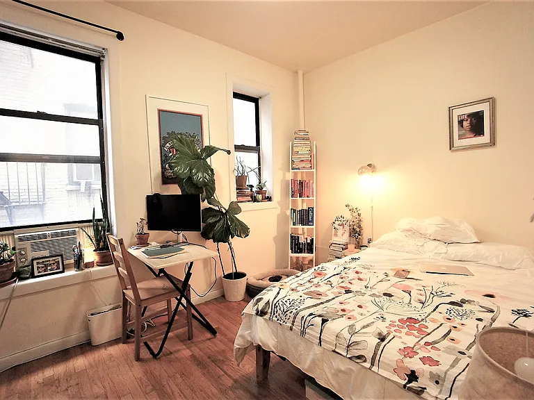 205 W 103rd St #4E — Photo 4
