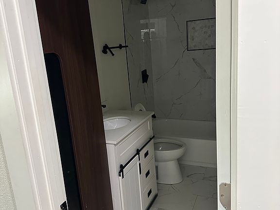 5th image of 2518 Rockridge Dr