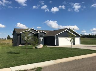 1207 13th Ave SW, Jamestown, ND 58401