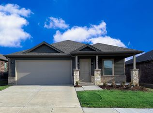 212 Fairmeade Dr, Terrell, TX 75160