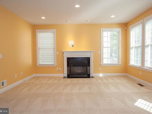 4th image of 7134 Degroff Ct