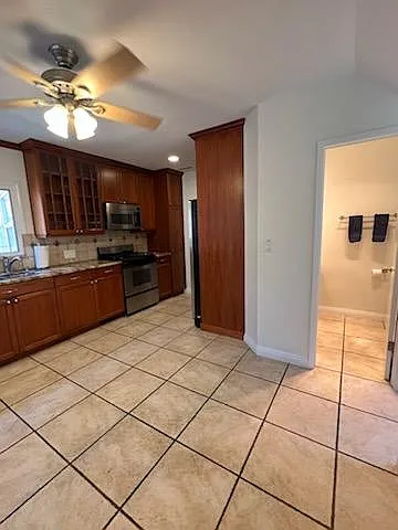 Full bath off the kitchen and dining nook