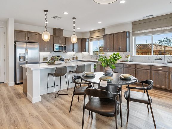 3042-hickorynut-street.52669.p4k.016.web