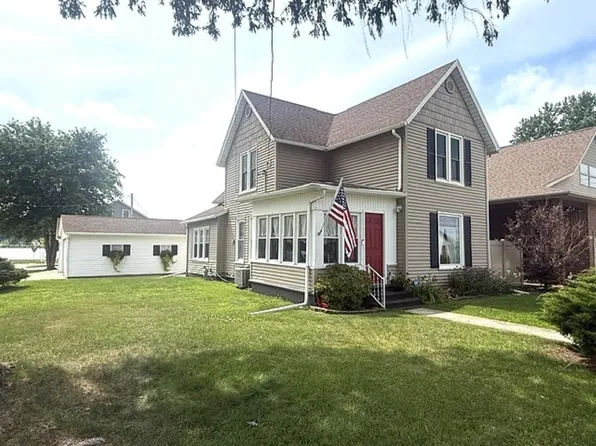 616 Elk St, Sabula, IA 52070