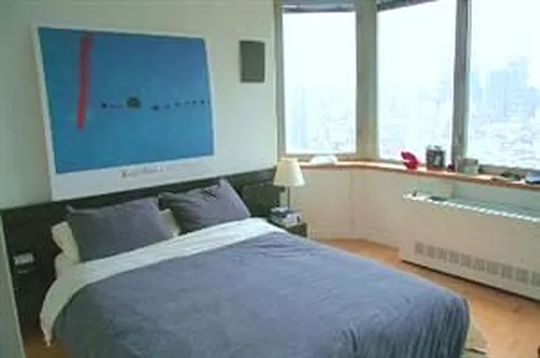 Rented by Douglas Elliman | media 7