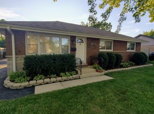8854 Olympic Dr, Bridgeview, IL 60455