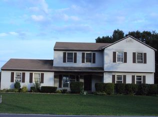 138 Rockefeller Rd, Delmar, NY 12054