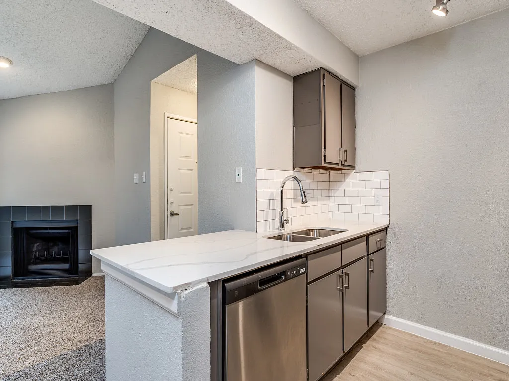 Hudson Apartments — Photo 4