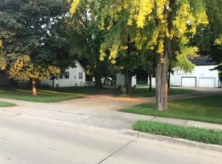 1264 W South Park Ave, Oshkosh, WI 54902